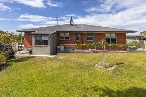 Photo of property in 18 Domain Road, Waipawa, 4210