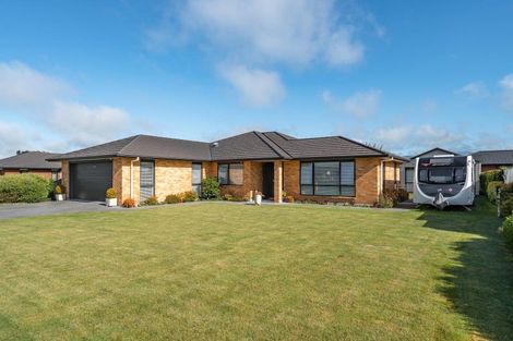 Photo of property in 13 Feist Street, Carterton, 5713