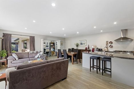 Photo of property in 30 Foresters Crescent, Parklands, Christchurch, 8083