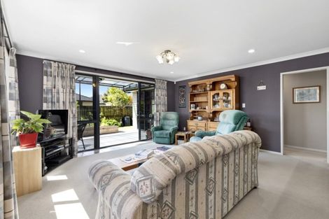 Photo of property in 1 Holly Place, Rototuna North, Hamilton, 3210