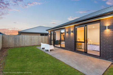 Photo of property in 35 Bill Hammond Drive, Belfast, Christchurch, 8051