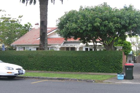 Photo of property in 132 Wheturangi Road, Greenlane, Auckland, 1051