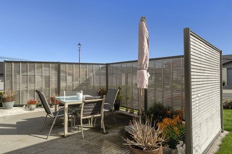 Photo of property in Waterview Estate, 64/4 Greystone Place, Omokoroa, 3114