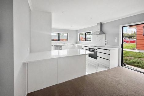 Photo of property in 13 Winnie Close, Acacia Bay, Taupo, 3330