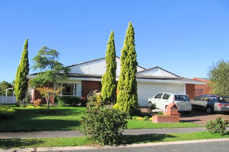 Photo of property in 16 Crampton Court, Orewa, 0931
