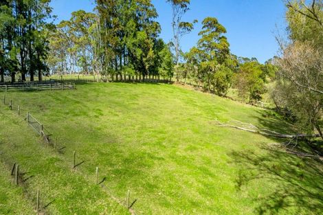 Photo of property in 200 Awa Road, Kumeu, 0891