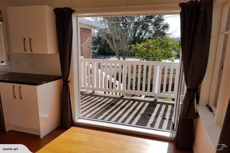 Photo of property in 176 Beach Haven Road, Beach Haven, Auckland, 0626