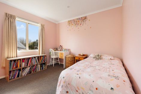 Photo of property in 16 Zachary Place, Welcome Bay, Tauranga, 3112