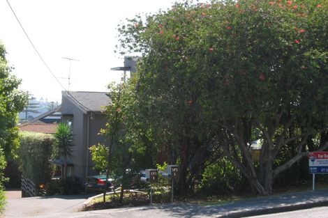 Photo of property in 2/395 Beach Road, Mairangi Bay, Auckland, 0630