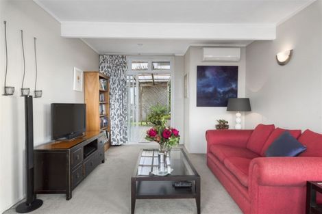 Photo of property in 1/30 Summit Drive, Torbay, Auckland, 0630