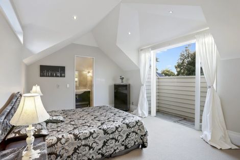 Photo of property in 291 Forest Hill Road, Waiatarua, Auckland, 0612