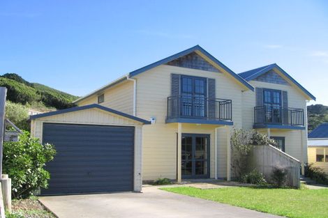 Photo of property in 9 Marjory Close, Broadmeadows, Wellington, 6035