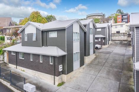 Photo of property in 4/30 Hunter Street, Hamilton Lake, Hamilton, 3204