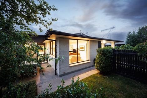 Photo of property in 8 Earl Place, Hokowhitu, Palmerston North, 4410
