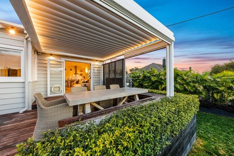 Photo of property in 1/20 Corrella Road, Belmont, Auckland, 0622