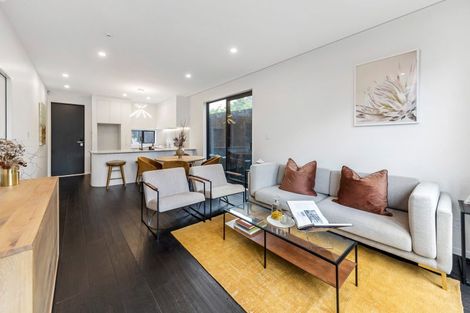 Photo of property in 15 Humariri Street, Point Chevalier, Auckland, 1022