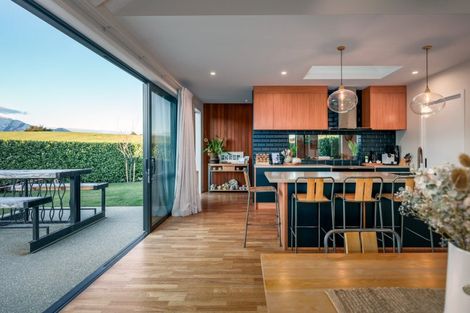 Photo of property in 5 Bull Ridge, Wanaka, 9305