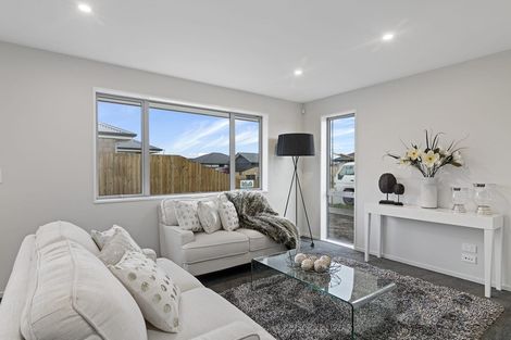 Photo of property in 5 Lucca Crescent, Flat Bush, Auckland, 2019