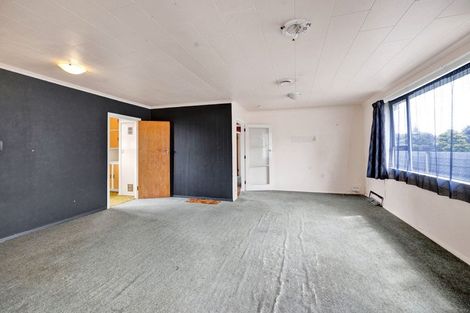 Photo of property in 9 Manawapou Road, Hawera, 4610