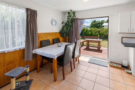 Photo of property in 16 Baillie Crescent, Carterton, 5713