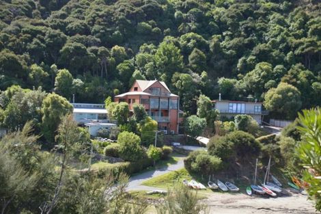 Photo of property in 75 Tikao Bay Road, Wainui, Akaroa, 7582