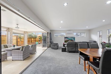 Photo of property in 6 Excelsa Place, Papamoa Beach, Papamoa, 3118