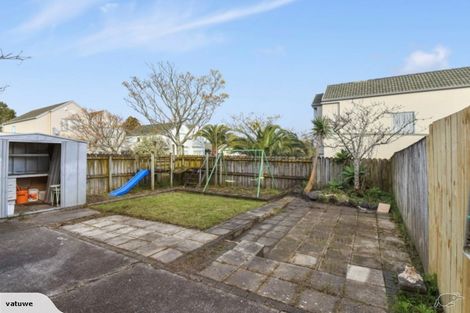 Photo of property in 35 Stephen Avenue, Henderson, Auckland, 0610