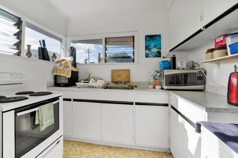 Photo of property in 2 Tawa Street, Gonville, Whanganui, 4501