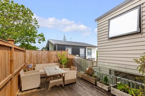 Photo of property in 19 Eastview Road, Glen Innes, Auckland, 1072