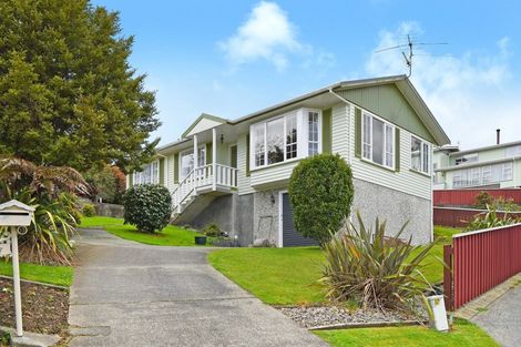 Photo of property in 17 Radiata Grove, Brown Owl, Upper Hutt, 5018