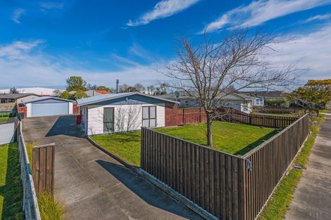Photo of property in 28 Acacia Street, Kelvin Grove, Palmerston North, 4414