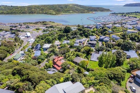 Photo of property in 4 Kahu Road, Paremata, Porirua, 5024