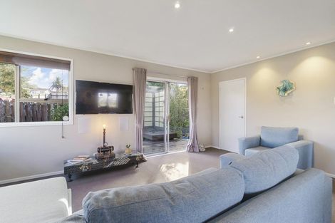 Photo of property in 28 Newham Place, Henderson, Auckland, 0612