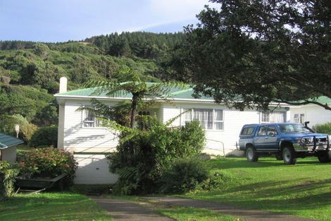 Photo of property in 9 Franklyn Road, Tawa, Wellington, 5028