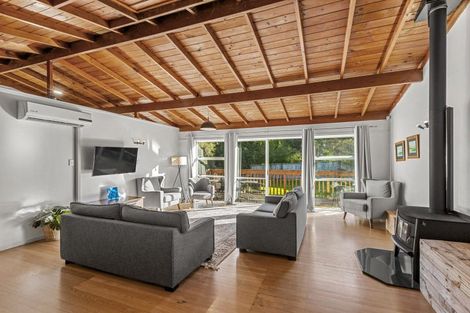 Photo of property in 1 Cross Street, Raglan, 3225