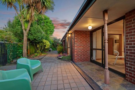 Photo of property in 11b Winters Road, Redwood, Christchurch, 8051