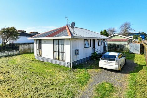 Photo of property in 1/3 Barneys Farm Road, Clendon Park, Auckland, 2103