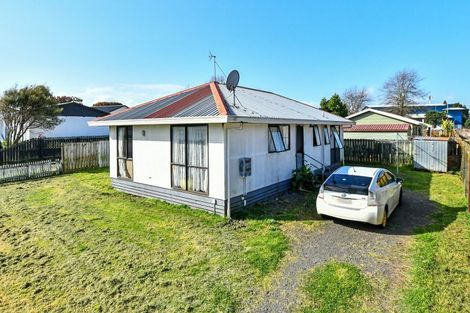 Photo of property in 1/3 Barneys Farm Road, Clendon Park, Auckland, 2103