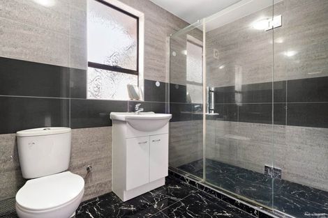 Photo of property in 102 Marne Road, Papakura, 2110