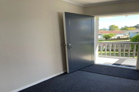 Photo of property in 9 Shale Avenue, Massey, Auckland, 0614
