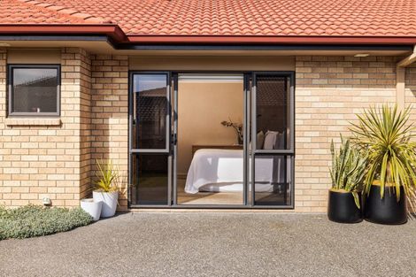 Photo of property in 33 Saint Heliers Place, Papamoa Beach, Papamoa, 3118