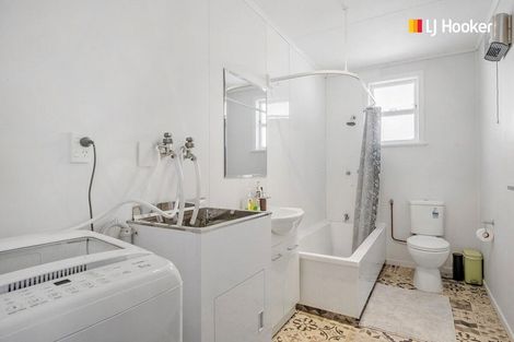 Photo of property in 23 Royal Crescent, Saint Kilda, Dunedin, 9012