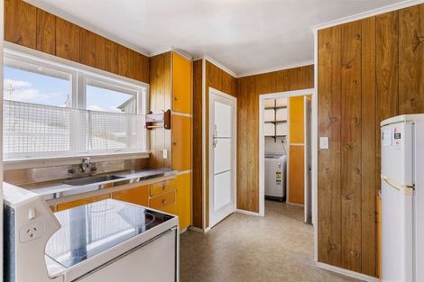 Photo of property in 201 Chivalry Road, Glenfield, Auckland, 0629