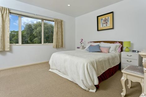 Photo of property in 3/31 Fields Parade, Oteha, Auckland, 0632
