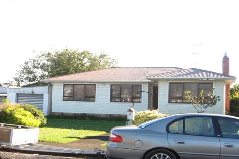Photo of property in 2 Adams Road, Manurewa, Auckland, 2102