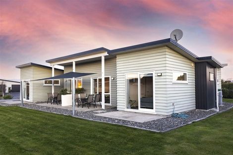 Photo of property in 1 Pemberton Drive, Amberley, 7410