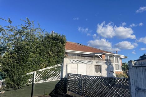 Photo of property in 125 Millbrook Road, Sunnyvale, Auckland, 0612