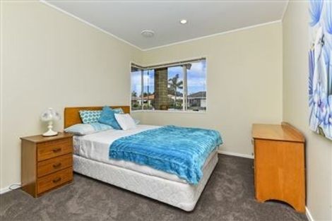 Photo of property in 21 Lakeside Drive, Orewa, 0931