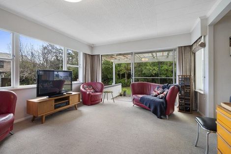 Photo of property in 9 Athlone Place, Hokowhitu, Palmerston North, 4410