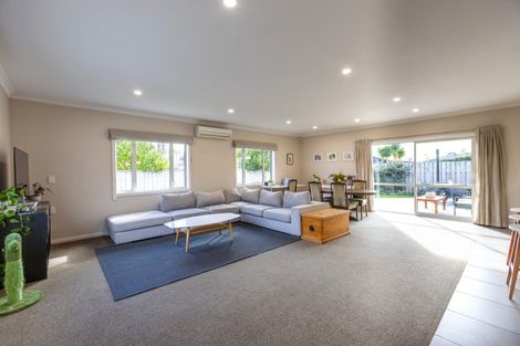 Photo of property in 25a Avenue Road, Greenmeadows, Napier, 4112